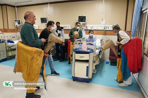 عیادت از کودکان بستری در بیمارستان‌ شهید رجایی همزمان با هفته ملی کودک