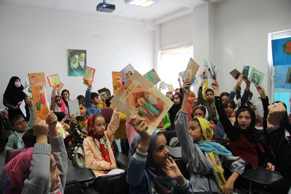 ویژه برنامه هفته‌ملی کودک در حاجی پیرلوی ارومیه برگزار شد