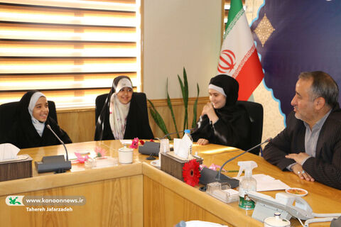 دیدار مدیرکل و اعضای کانون سمنان با مقامات استانی