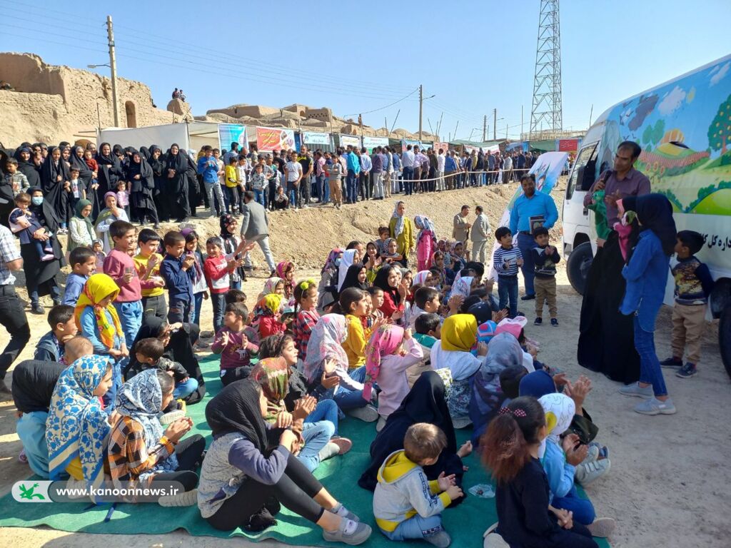 اجرای برنامه پیک امید کانون پرورش فکری خراسان جنوبی در جشنواره ملی زرشک اجرای برنامه پیک امید کانون پرورش فکری خراسان جنوبی در جشنواره ملی زرشک