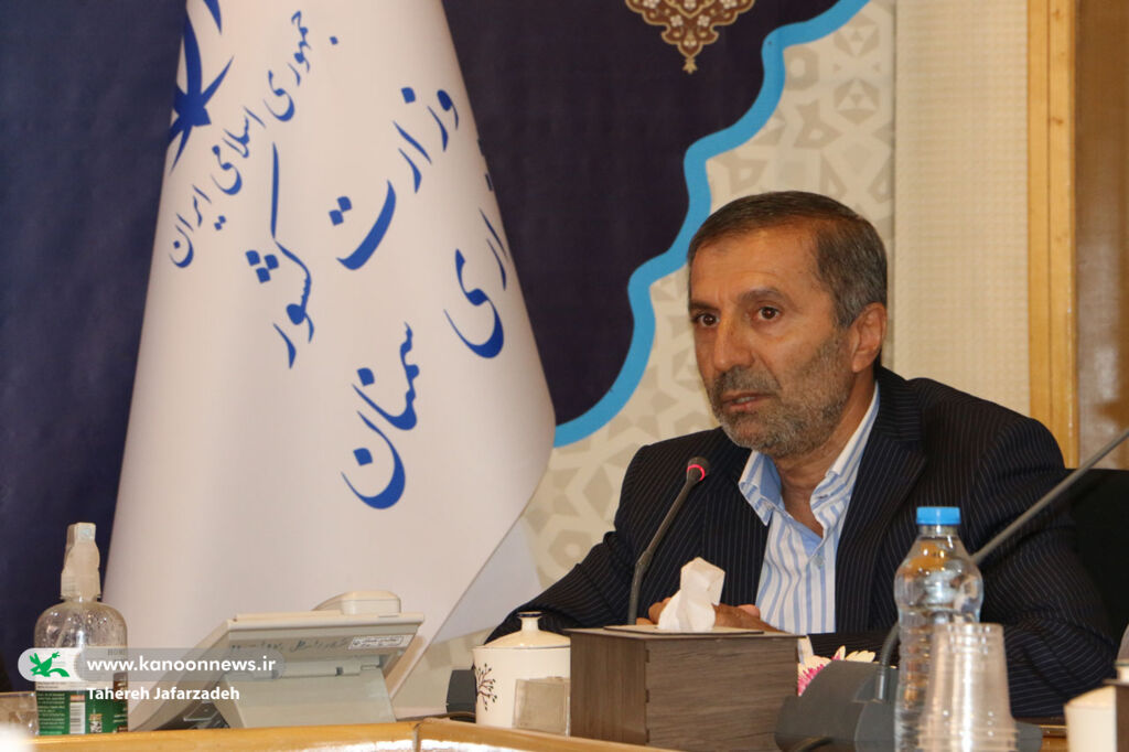 دیدار مدیرکل و اعضای کانون سمنان با مقامات استانی