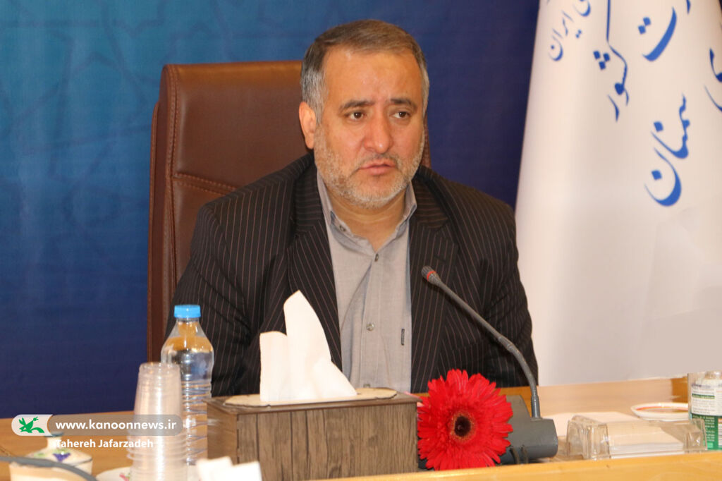 دیدار مدیرکل و اعضای کانون سمنان با مقامات استانی