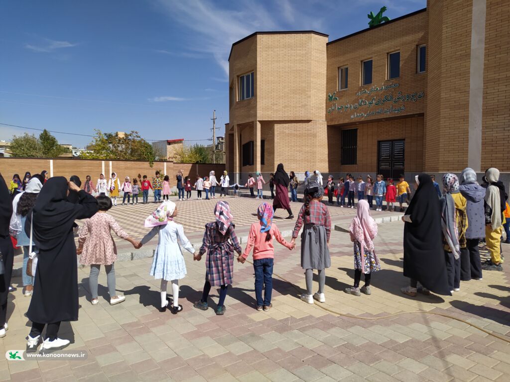 جشن یک سالگی تاسیس مجتمع فرهنگی هنری آیت الله مدنی برگزار شد