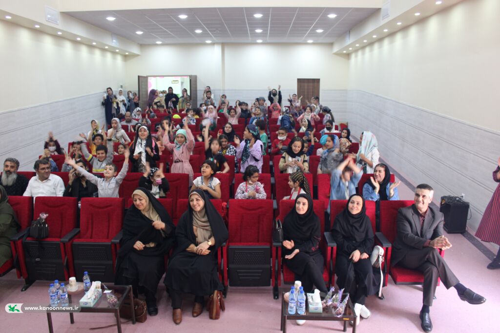 جشن یک سالگی تاسیس مجتمع فرهنگی هنری آیت الله مدنی برگزار شد