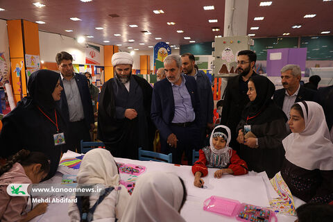 بازدید وزیر آموزش و پرورش از نمایشگاه هفته ملی کودک (4).jpg