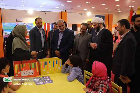 بازدید وزیر آموزش و پرورش از نمایشگاه هفته ملی کودک (16).jpg