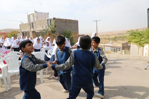 گزارش تصویری اجرای طرح پیک امید در هفته ملی کودک به همت کانون استان قزوین