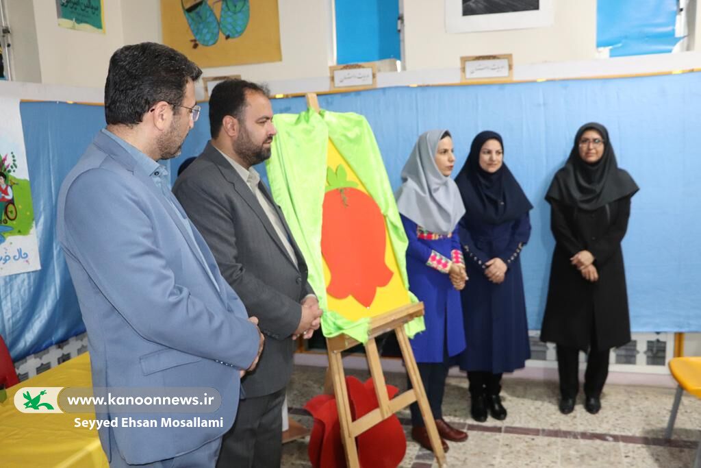 آیین رونمایی از کتاب «زیر چتر عشق» و اختتامیه "مهرواره نخلهای سربلند"