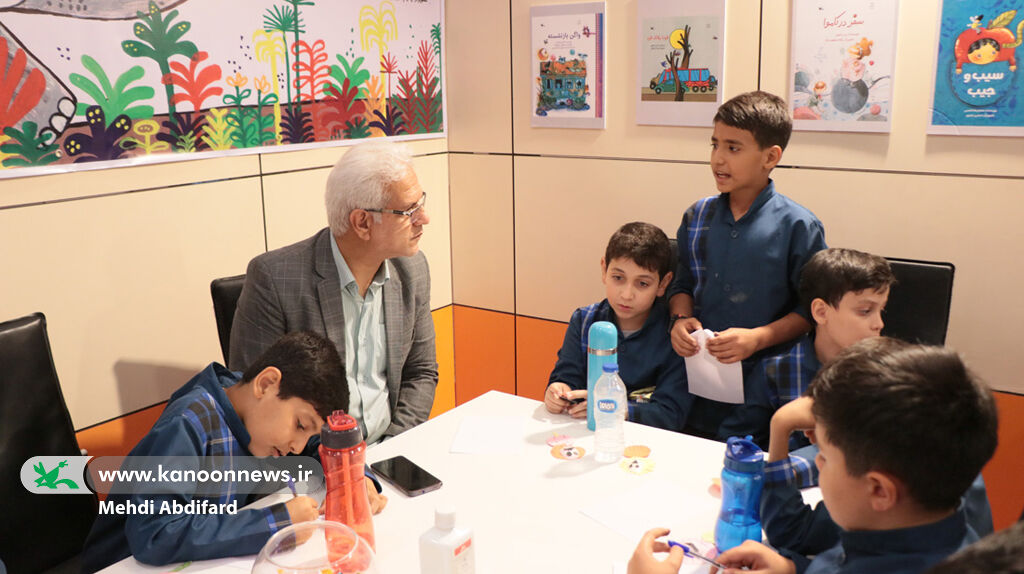 کودکان، از برنامههای «هفته ملی کودک» بازدید کنند