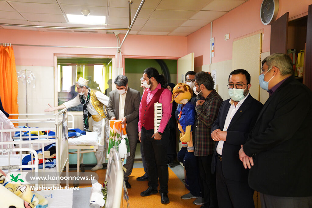 مدیرعامل کانون به عیادت کودکان بستری در بیمارستان مرکز طبی کودکان رفت