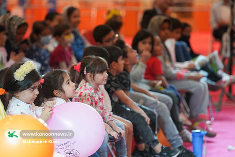 نمایشگاه هفته ملی و روز جهانی کودک در کانون (۱۱)