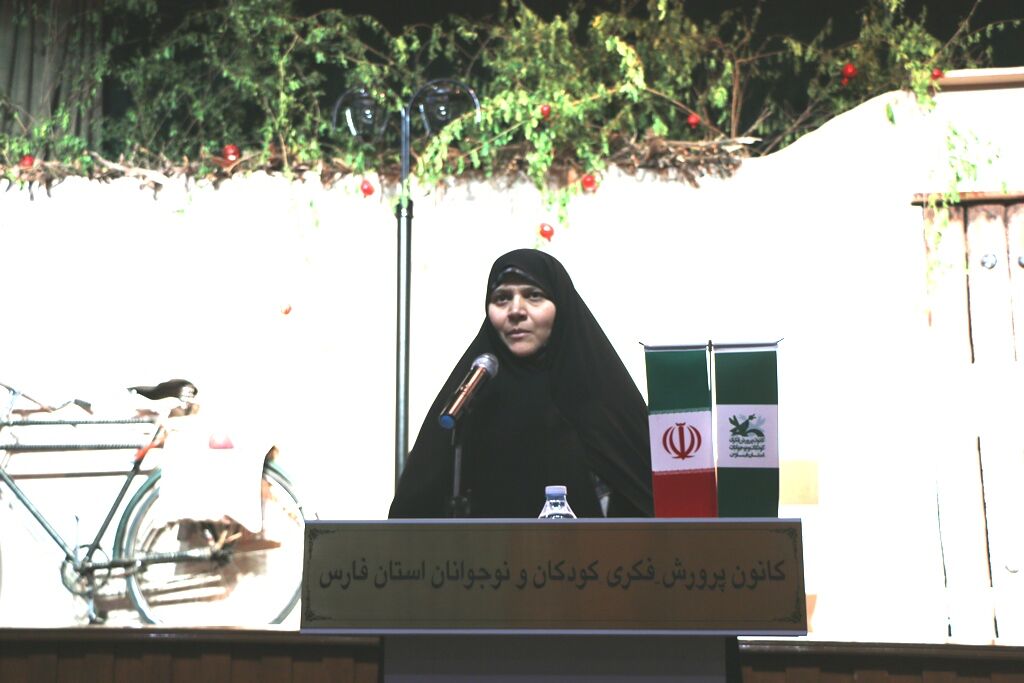 جشنواره استانی قصهگویی / فارس قصهگویی قالبی مناسب برای انتقال مفاهیم و آموزههاست