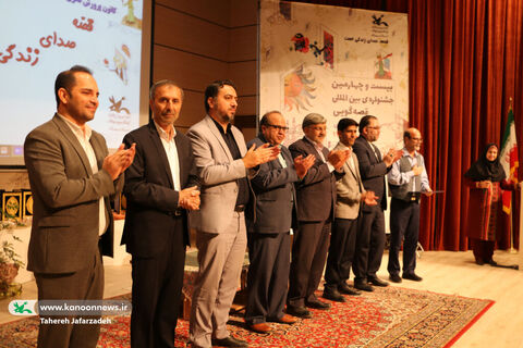 آیین افتتاحیه مرحله‌ی استانی جشنواره‌ی قصه‌گویی کانون سمنان از نگاه دوربین