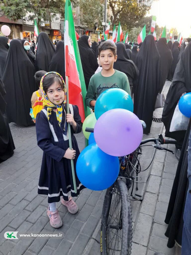 غرفه نقاشی کانون زنجان در اجتماع پرشور همدلی بانوان فاطمی