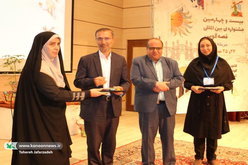 معرفی و تجلیل برگزیدگان نهایی مرحلهی استانی جشنواره قصهگویی کانون سمنان