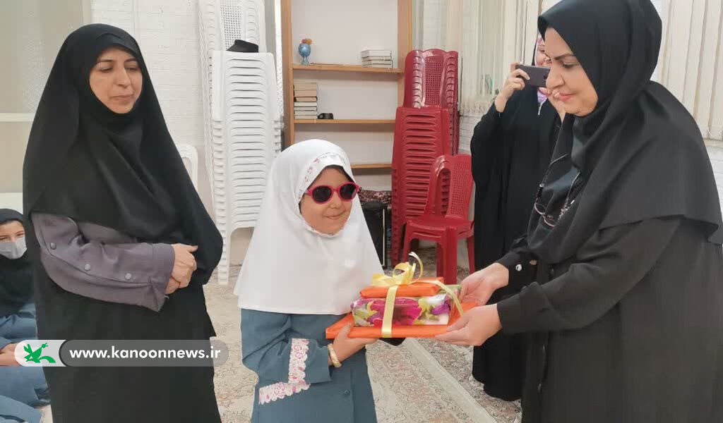 روشنا برگزاری "جشن روشنا " در مرکز فراگیر کانون پرورش فکری کودکان و نوجوانان یزد