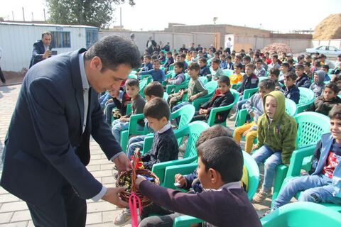 گزارش تصویری تماشاخانه سیار کانون با اجرای «جک و لوبیای سحرآمیز» در خوی