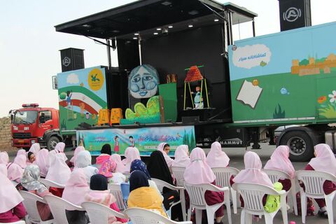 گزارش تصویری تماشاخانه سیار کانون از اجرای «جک و لوبیای سحرآمیز» در چالدران و شوط