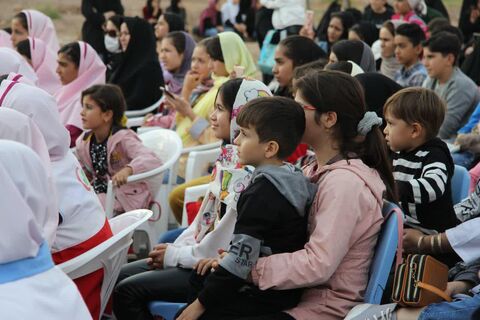 گزارش تصویری تماشاخانه سیار کانون از اجرای «جک و لوبیای سحرآمیز» در چالدران و شوط