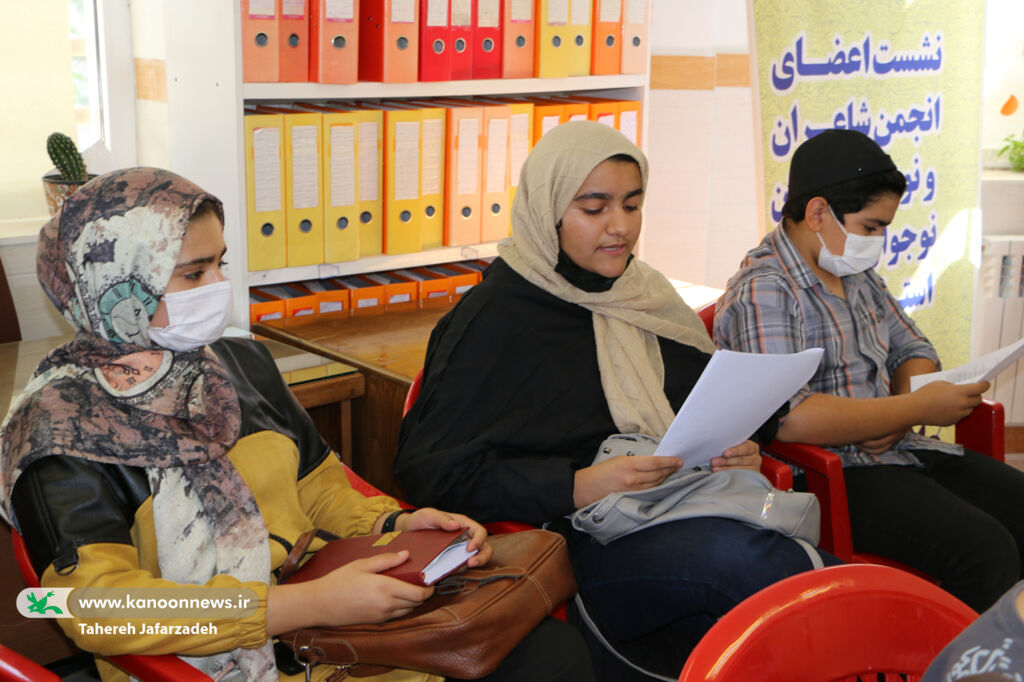 گردهمآیی اعضای انجمن شاعران و نویسندگان آفرینش کانون سمنان