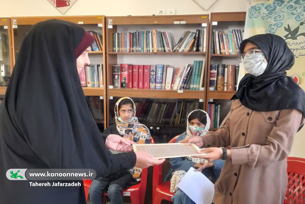 گردهمآیی اعضای انجمن شاعران و نویسندگان آفرینش کانون سمنان