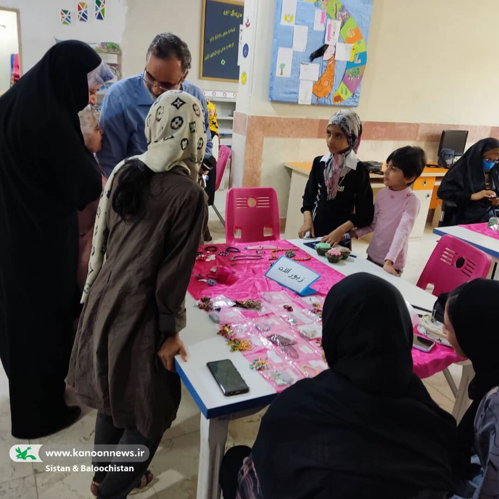 برپایی بازارچه‌ی دست‌سازه‌های اعضا در مرکز فرهنگی‌هنری شماره چهار زاهدان(سیستان و بلوچستان)