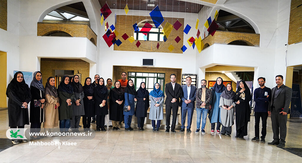 نمایشگاهی از آثار سفالی و حجم مربی کانون کرمانشاه