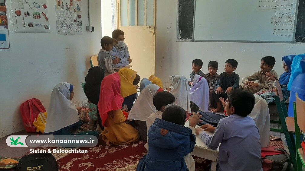 واحد سیار کانون مهمان کودکان سیستان و بلوچستانی در آستانه‌ی روز دانش‌آموز