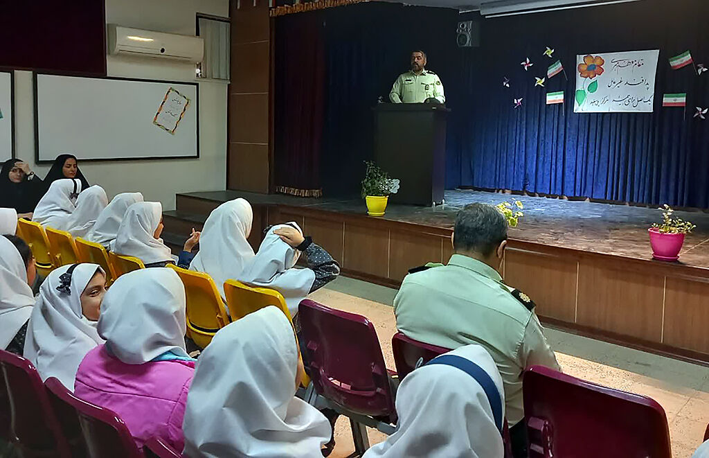 آشنایی اعضای مراکز فرهنگی هنری کانون مازندران با پدافند غیر عامل