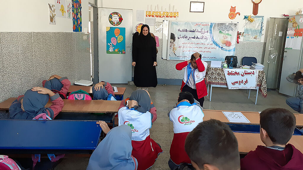 آشنایی اعضای مراکز فرهنگی هنری کانون مازندران با پدافند غیر عامل