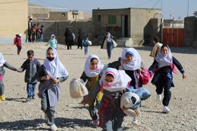 اجرای برنامه ی پیک امید کانون پرورش فکری کودکان و نوجوانان استان همدان در روستای اکنلو
