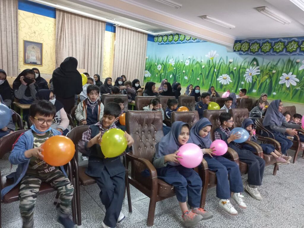اجرای ویژه برنامه فرهنگی و هنری در مدرسه استثنایی علاقبندیان