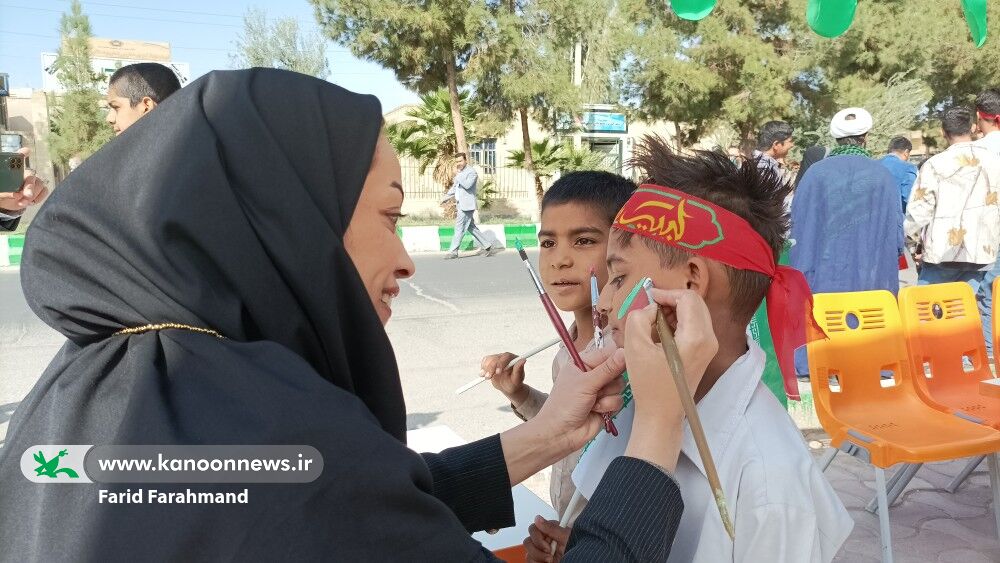 برپایی کارگاههای فرهنگی و هنری کانون سیستان و بلوچستان در مسیر راهپیمایی روز دانشآموز برپایی کارگاههای فرهنگی و هنری کانون سیستان و بلوچستان در مسیر راهپیمایی روز دانشآموز