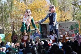 اجرای برنامه پیک امید کانون کرمان در روستای دهبکری