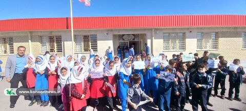 13 آبان و روز دانش آموز در مراکز کانون پرورش فکری استان زنجان به روایت تصویر (کتابخانه سیار هیدج)