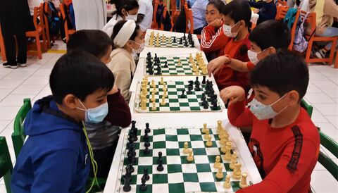 مسابقات شطرنج به مناسبت روز دانش آموز