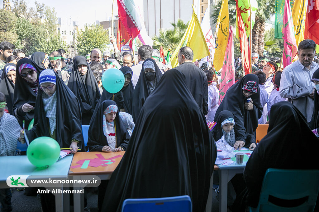 حضور کانون پرورش فکری در مراسم روز ۱۳ آبان