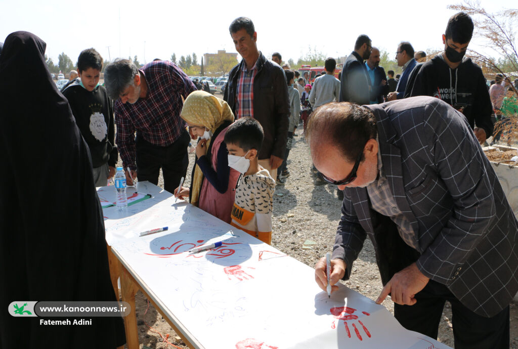 حضور پرشور کانونیهای سمنان در راهپیمایی ۱۳ آبان
