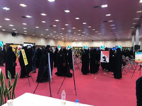 حضور پرشور دختران و پسران در نمایشگاه "هشتادیا"