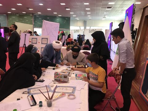 حضور پرشور دختران و پسران در نمایشگاه "هشتادیا"