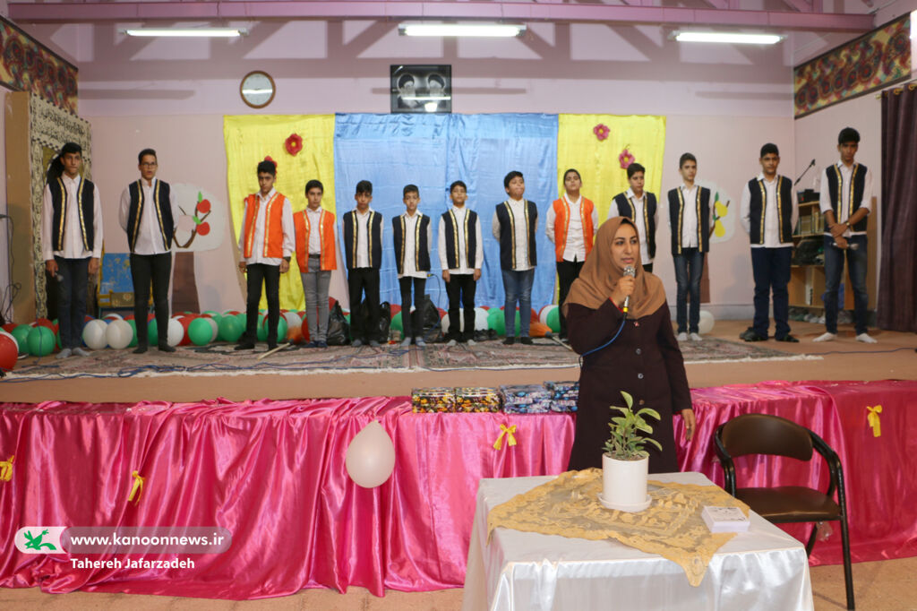 رونمایی از سرودنمایش اعضای کانون سمنان در جشن روز دانش‌آموز