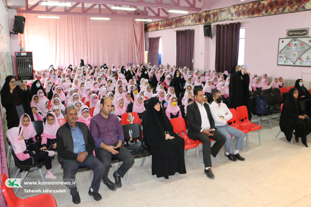 رونمایی از سرودنمایش اعضای کانون سمنان در جشن روز دانشآموز