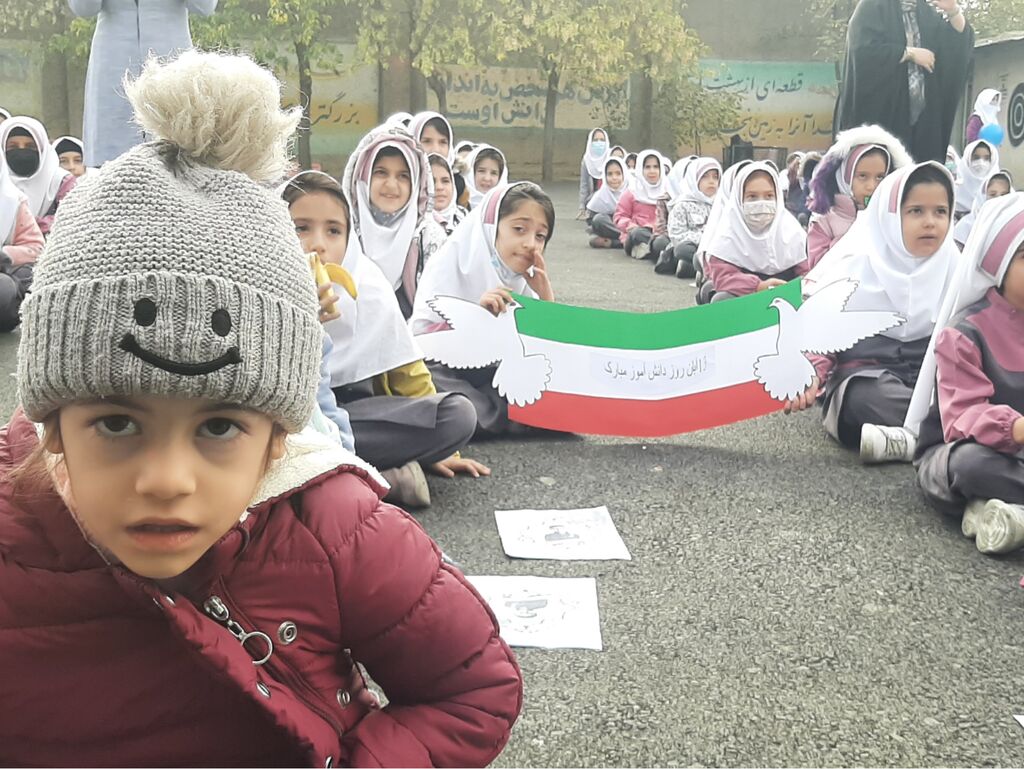 حضور کتابخانه سیار روستایی همدان در روز دانش آموز در روستای انصارالامام