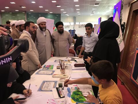 حضور پرشور دختران و پسران در نمایشگاه "هشتادیا"