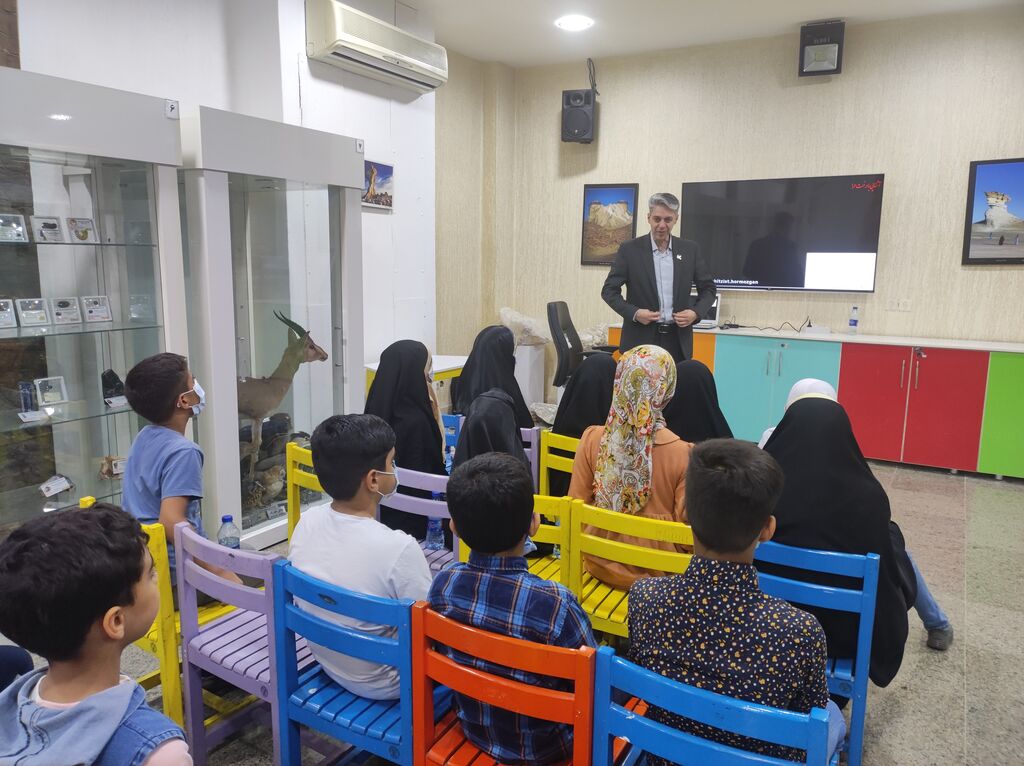 همایش خانواده های شاد و پایدار ویژه مادران و فرزندان