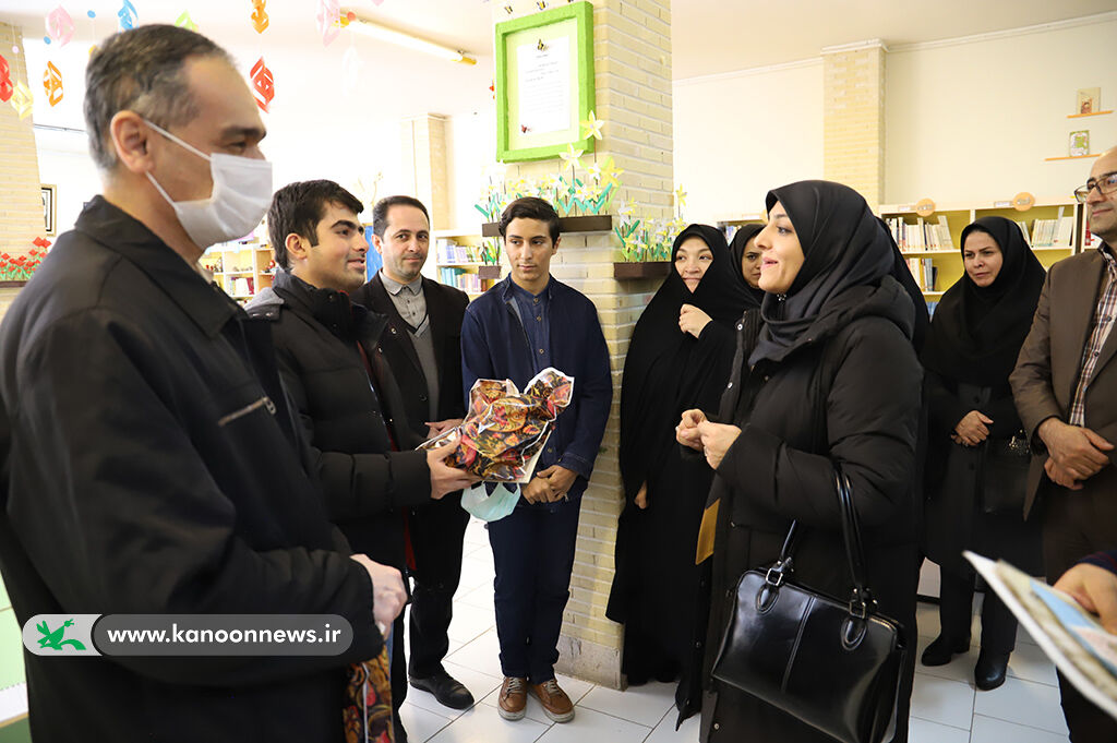 بازدید مدیرکل حقوق کودک وزارت دادگستری از مرکز شماره ۵ کانون اردبیل