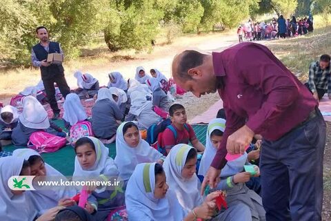 اعزام حضور کتابخانه‌های سیار کانون خوزستان در روستای ایستادگی شهرستان گتوند