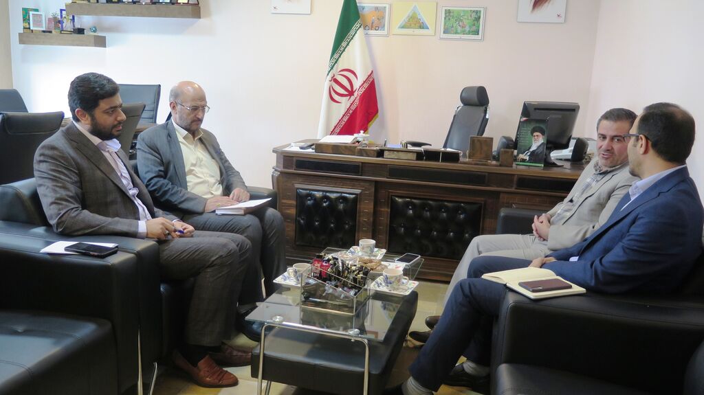 نشست مدیرکل کانون قزوین با مدیران آموزش و پرورش استان