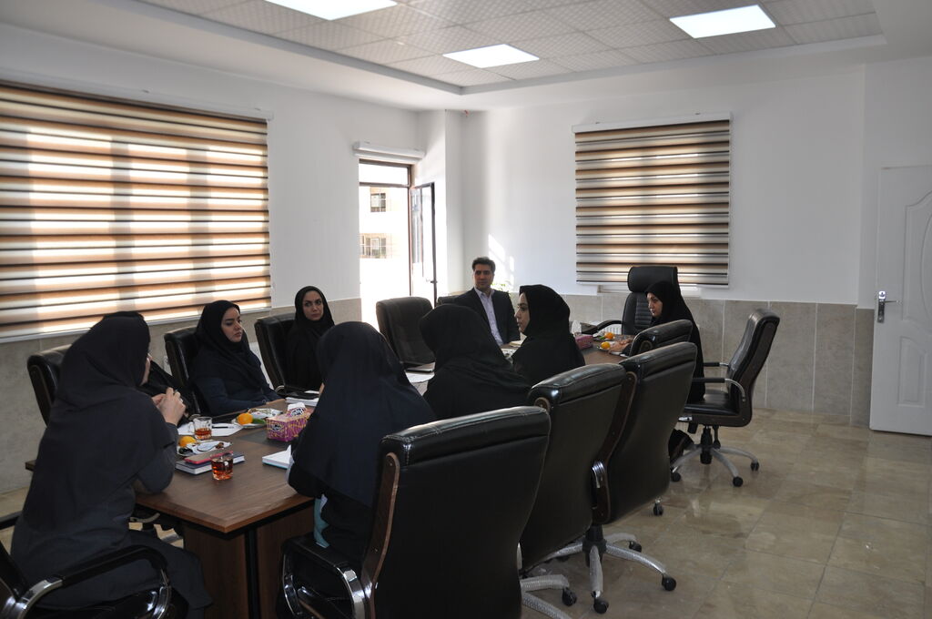 جلسه بررسی فعالیتها و مشکلات کانون البرز با حضور معین استان