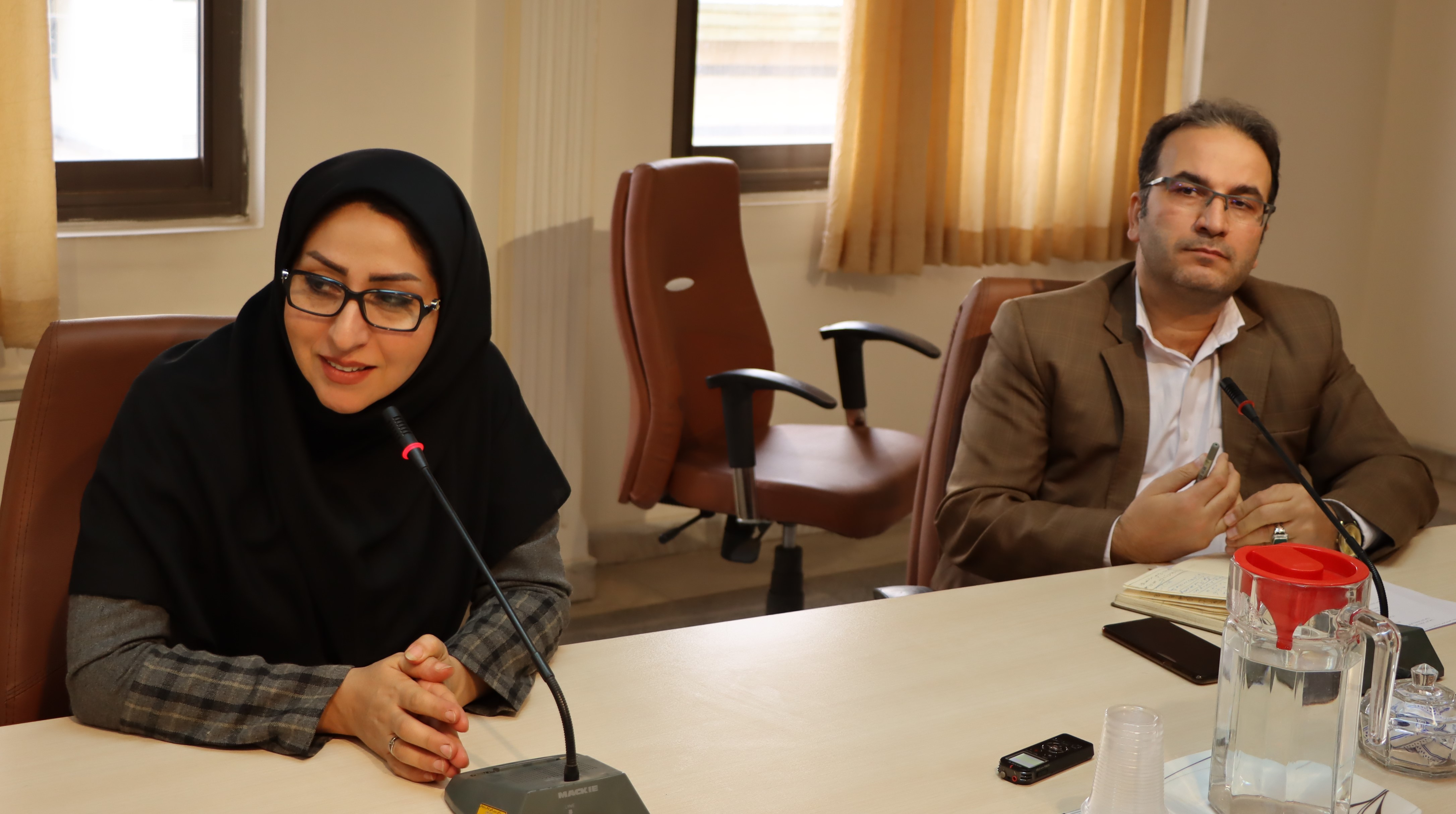 نشست عوامل بیست و چهارمین جشنوارهی بینالمللی قصهگویی منطقه ۵ تهران